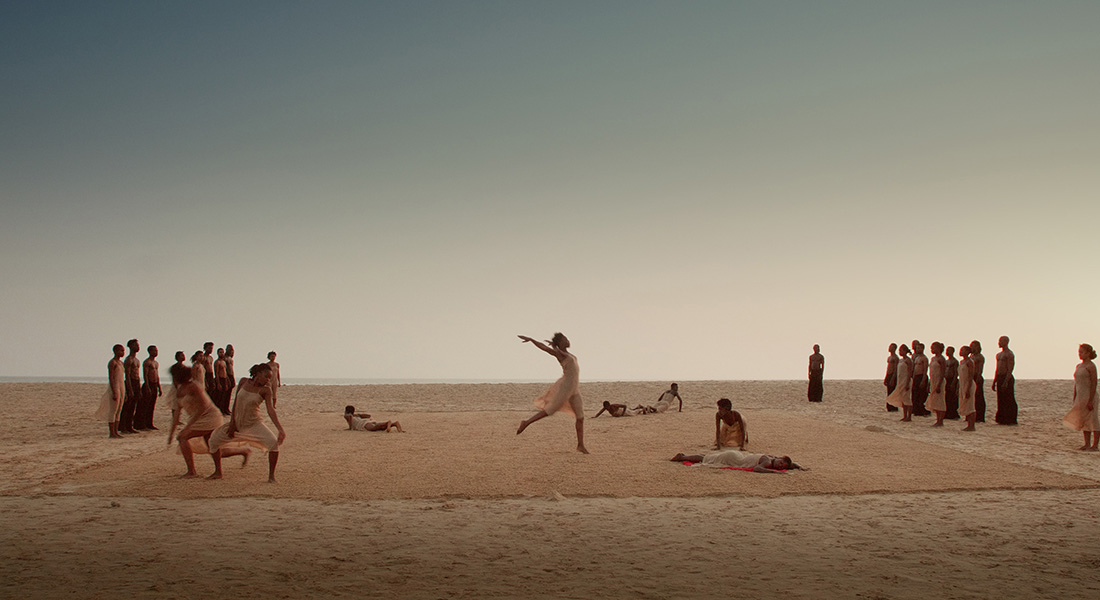 Dancing Pina de Florian Heinzen-Ziob filme la transmission de deux chorégraphies de Pina Bausch, et c’est très beau - Critique sortie Cinéma