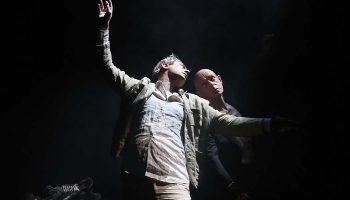 Dans la solitude des champs de coton : comme déplacée et éclairée d’un jour nouveau dans la mise en scène de Kristian Frédric - Critique sortie Théâtre En tournée