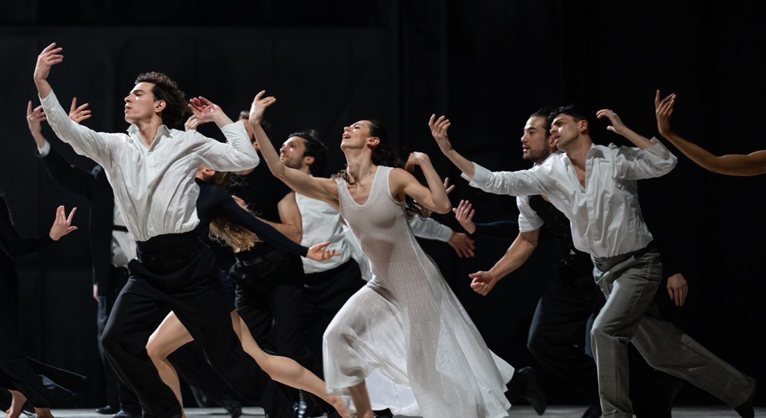 Avec Pit, le Corps de Ballet de l’Opéra de Paris nous entraine dans un monde exaltant - Critique sortie Danse Paris Opéra Garnier