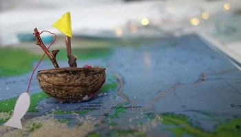 Sous le plancher de Bénédicte Guichardon : un livre d’images en trois dimensions - Critique sortie Théâtre Clamart Théâtre Jean Arp