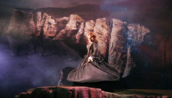 Une vie de Maupassant, confession poignante adaptée par Clémentine Célarié - Critique sortie Théâtre Paris Théâtre du Petit Saint-Martin