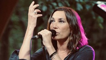 Échanges avec Zazie, comme à la maison avec son nouveau spectacle - Critique sortie  Antibes
