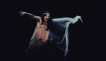 Fred Blin, roi des clowns dans  A-t-on toujours raison ? Which witch are you ? mis en scène par Raymond Raymondson - Critique sortie  Angers