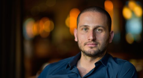 Jeremy Hababou présente son dernier opus, des histoires sans parole qu’il interprète en solo, avec délicatesse et sensibilité - Critique sortie Jazz / Musiques Paris L'Européen