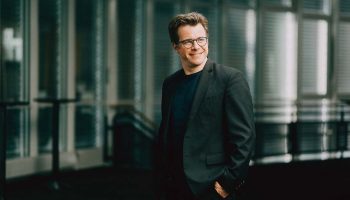 Le plaisir de la découverte, orchestré par Jakub Hrůša - Critique sortie Classique / Opéra Paris Théâtre des Champs-Élysées