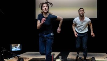 Ioanna Paraskevopoulou présente MOS, sa première création - Critique sortie  Paris Atelier de Paris / CDCN - Cartoucherie