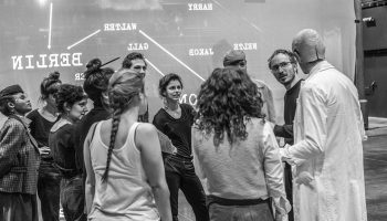 Sylvain Creuzevault adapte « L’Esthétique de la résistance » de Peter Weiss : une traversée des œuvres et de l’histoire à la lumière de la lutte des classes - Critique sortie Théâtre Paris L’Odéon-Théâtre de l’Europe