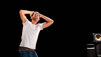 Bob et moi : Alexandre Virapin raconte son amour pour Bob Marley - Critique sortie Théâtre Montreuil Différents lieux de Montreuil