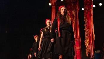 The Answer is Land  Elle Sofe Sara, voyage dansé en  Laponie - Critique sortie  Paris Lycée Jacques-Decour