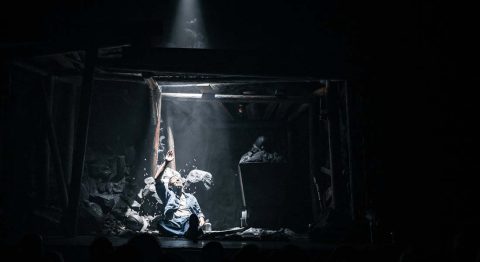 « Gueules noires » de Hugues Duquesne et Kader Nemer entremêlent histoires personnelles et histoires de la mine, mise en scène Ali Bougheraba - Critique sortie Avignon / 2023 Avignon Avignon Off. L'Entrepôt