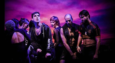 « A Noiva e o Boa Noite Cinderela », conférence-performance de l’artiste brésilienne Carolina Bianchi, un spectacle contre les violences faites aux femmes - Critique sortie Avignon / 2023 Avignon Festival d’Avignon. Gymnase du lycée Aubanel