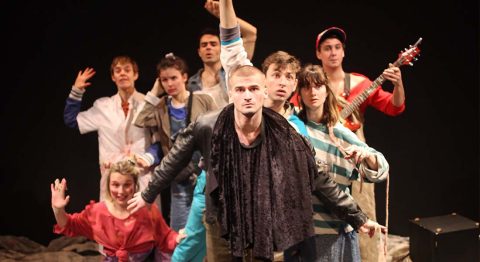 « Kids » de Fabrice Melquiot, histoire d’orphelins privés d’enfance en temps de guerre - Critique sortie Avignon / 2023 Avignon Avignon Off. La Scala Provence