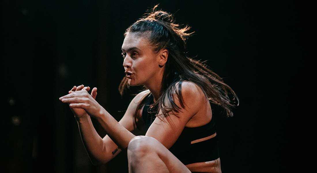 Juliette Bayi et Élodie Menant  mettent en scène « L’odeur de la guerre » de Julie Duval - Critique sortie Théâtre Paris La Scala Paris