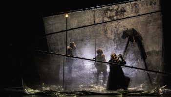 « La Tempête » signée Sandrine Anglade, un spectacle de troupe qui veut faire du théâtre le « lieu de l’artisanat et de l’invention imaginaire » - Critique sortie Avignon / 2023 Avignon Avignon Off. Théâtre du Chêne Noir