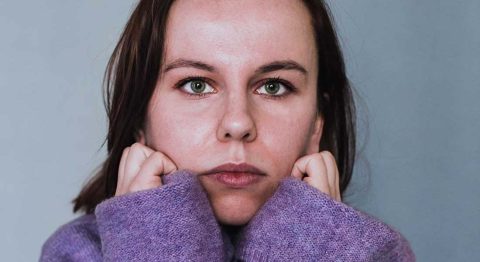 « Antigonick », Odile Coupez met en scène la réécriture du mythe d’Antigone par l’autrice canadienne Anne Carson - Critique sortie Avignon / 2023 Avignon Avignon Off. La Scierie Plein Air