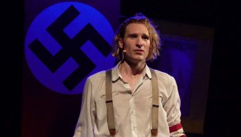 Swing Heil raconte l’histoire des « SwingJugend », ces jeunes allemands qui ont résisté au nazisme sous la bannière de la musique et de la danse - Critique sortie Avignon / 2023 Avignon Avignon Off. L’Arrache-Coeur