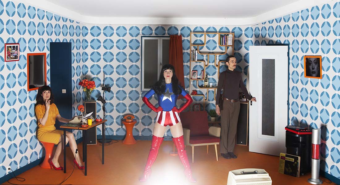 « Ultra-girl contre Schopenhauer » de Cédric Roulliat frotte le réel aux fantasmes en mode cartoon philosophico-surréaliste - Critique sortie Avignon / 2023 Avignon Avignon Off. La Factory