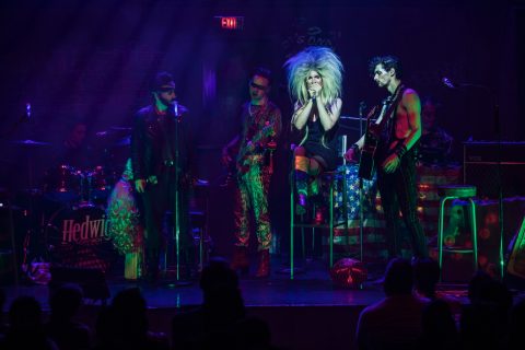 « Hedwig and the angry inch », musical rock transgenre(s) - Critique sortie Avignon / 2023 Avignon Avignon Off. Le Rouge Gorge