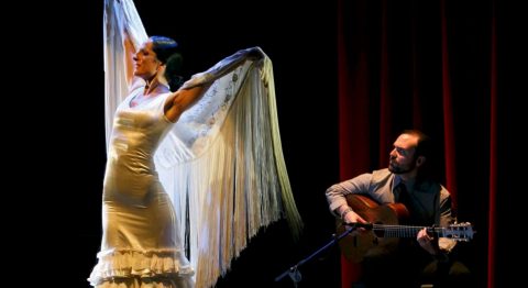 « Dual », l’union du beau, du fort et du profond par Mercedes Ruiz et Santiago Lara - Critique sortie Avignon / 2023 Avignon Le Rouge Gorge