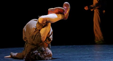 « Faraëkoto » par Séverine Bidaud, un conte et un ballet théâtral qui invite à rêver autant qu’à réfléchir - Critique sortie Avignon / 2023 Avignon Théâtre Golovine