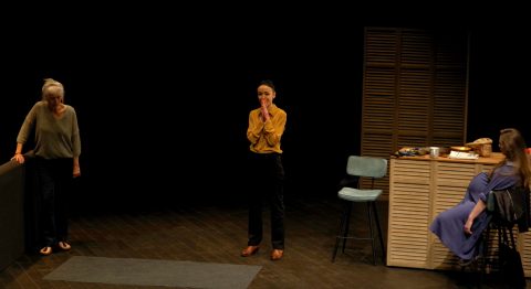 La Grève des Mères de Christian Roux, un trio féminin engagé - Critique sortie Avignon / 2023 Avignon Théâtre du Centre