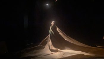 « Œdipe / Enquête » par Jean-François Matignon : la force et la noirceur du mythe d’Œdipe - Critique sortie Avignon / 2023 Avignon Théâtre Transversal