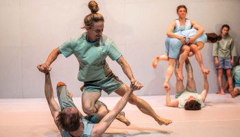 « Foreshadow » d’Alexander Vantournhout, face à un mur - Critique sortie Théâtre Lyon _Théâtre des Célestins
