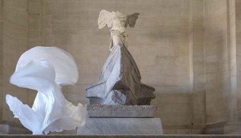Jérôme Bel et Estelle Zhong Mengal proposent des « Danses non humaines » au Musée du Louvre - Critique sortie Danse Paris Musée du Louvre