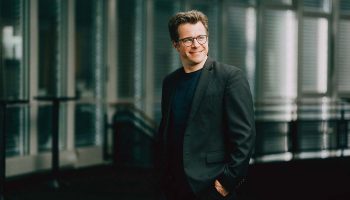 Jakub Hrůša dirige les Wiener Philharmoniker - Critique sortie Classique / Opéra Paris Théâtre des Champs-Élysées