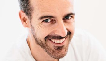 Joan Mompart transforme la création grâce à l’écoute et à une relation horizontale avec les jeunes - Critique sortie  Genève Théâtre Am Stram Gram