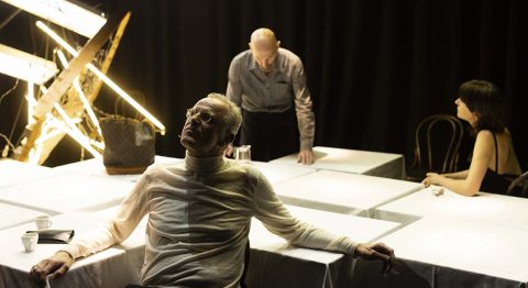 « Le Nouvel Homme » par Le collectif De Hoe mêle amour et politique - Critique sortie Théâtre Paris Théâtre de la Bastille