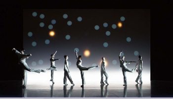 Lucinda Childs et Robert Wilson présentent un fascinant Relative Calm - Critique sortie  Paris La Villette