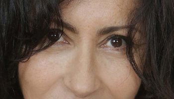 Yasmina Reza  crée « James Brown mettait des bigoudis », qui interroge l’identité ou la différence - Critique sortie Théâtre Paris La Colline - Théâtre national