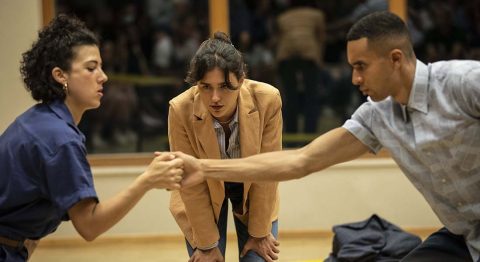 Adrien Béal présente « Combats », une fugue théâtrale d’une grande drôlerie - Critique sortie Théâtre Gennevilliers T2G - Théâtre de Gennevilliers