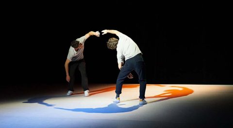 « Et de se tenir la main » de Mélanie Perrier - Critique sortie Danse Tremblay-en-France Théâtre Louis Aragon