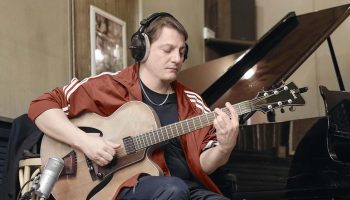 Hugo Lippi : voyages introspectifs et goût du partage - Critique sortie  Paris Studio de l’Ermitage