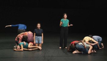 « Le Chœur », une partition électrique d’après Pierre Alferi, mise en scène par Fanny de Chaillé - Critique sortie  Cergy-Pontoise