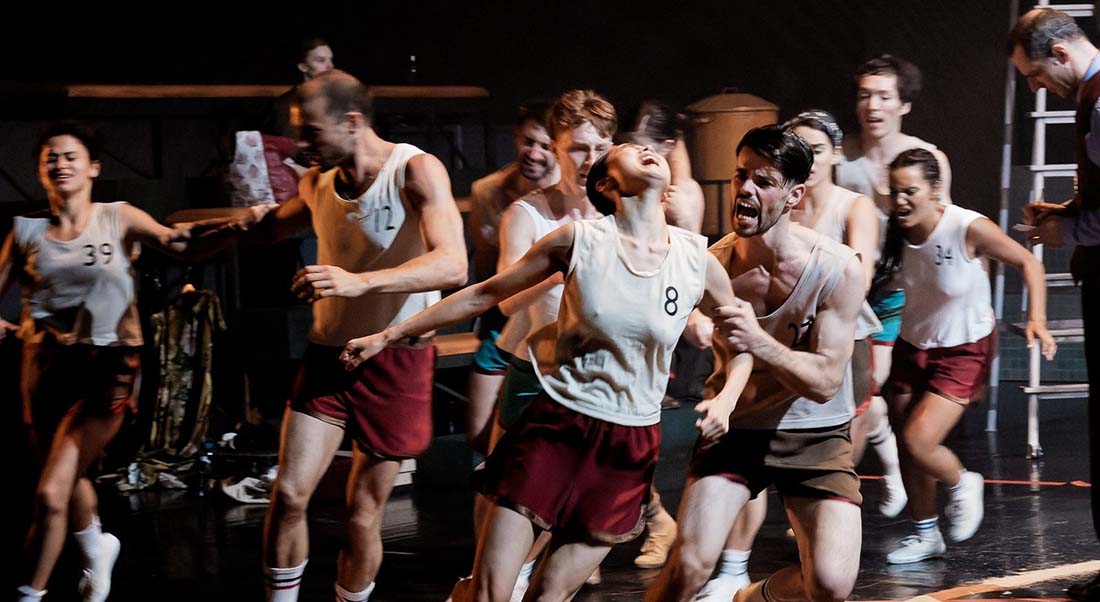 « On Achève bien les chevaux » de Bruno Bouché, une version spectaculaire du marathon de danse - Critique sortie Danse Lyon Maison de la Danse