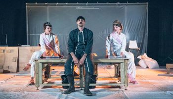 Hélène Cerles et Noëlle Miral  mettent en scène « Pig Boy 1986-2358 » de Gwendoline Soublin, fiction au cœur du monde rural - Critique sortie  SAINT ETIENNE Comédie de Saint-Etienne - Centre Dramatique National