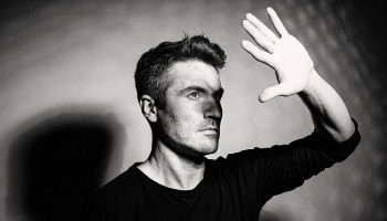 Dan Tepfer revient à la musique de Bach avec « Inventions / Reinventions » - Critique sortie Jazz / Musiques Paris Le Bal Blomet