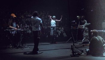 « Earthbound » de Johanna Faye et Saïdo Lehlouh, entre danse underground et danse de création - Critique sortie Danse Paris Théâtre National de la Danse de Chaillot