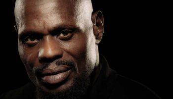 Marc Lainé  met en scène « À huis clos » de Kery James : deux France qui s’affrontent - Critique sortie  Paris Théâtre du Rond-Point