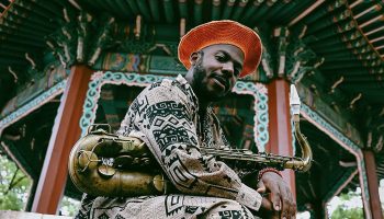 Tivon Pennicott, un nouveau « Little Giant » du sax ténor - Critique sortie Jazz / Musiques Paris Duc des Lombards