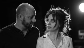 « Les yeux grands ouverts », une traversée familiale très maîtrisée de Pauline Cassan et Philippe de Monts - Critique sortie Théâtre Paris Théâtre de Belleville
