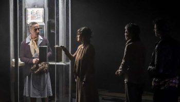 « Allosaurus » de la Compagnie f.o.u.i.c, trois destins entrecroisés dans l’espace d’une cabine téléphonique - Critique sortie Théâtre Alfortville Théâtre-Studio d’Alfortville