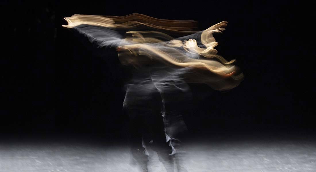 « L’Envol » : Nacera Belaza continue de sculpter l’obscurité - Critique sortie Danse Paris Chaillot - Théâtre national de la danse