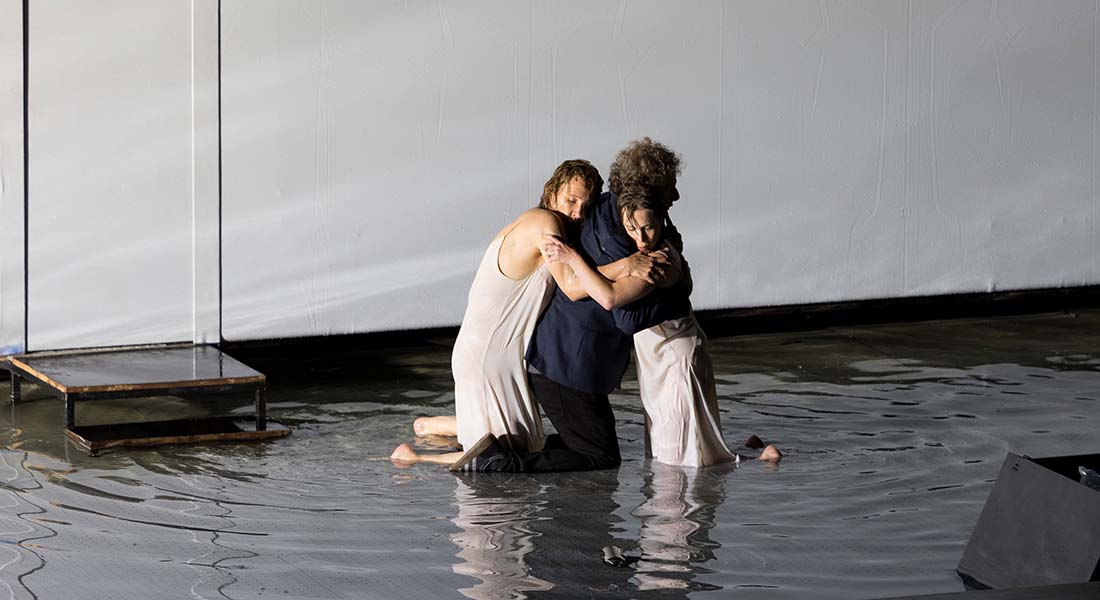 Ivo van Hove recrée « Après la répétition / Persona » d’Ingmar Bergman, une partition exigeante et âpre - Critique sortie Théâtre Paris Théâtre de la Ville-Sarah Bernhardt