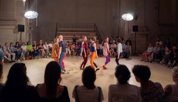 « Branle » de Madeleine Fournier, un ballet des émotions - Critique sortie Danse Paris Atelier de Paris / CDCN
