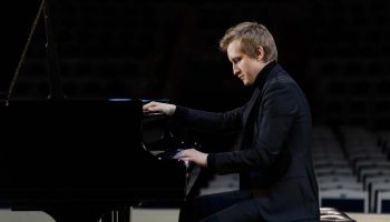 Le pianiste Dmitry Masleev propose un copieux florilège de musique russe - Critique sortie Classique / Opéra Paris Théâtre des Champs-Élysées