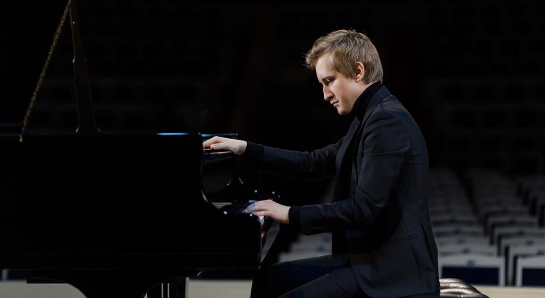 Le pianiste Dmitry Masleev propose un copieux florilège de musique russe - Critique sortie Classique / Opéra Paris Théâtre des Champs-Élysées